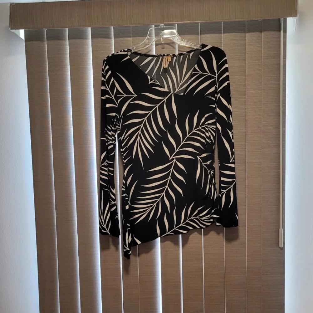 EUC / Susan Lawrence Ladies Top